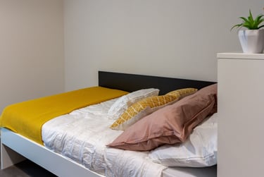 Gold En Suite - Image 4